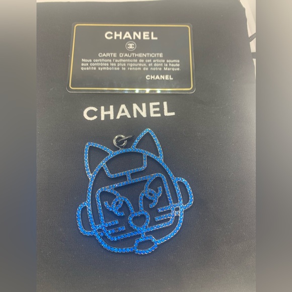 Authentic Chanel Pendant - Cat Design - Blue - Picture 3 of 17